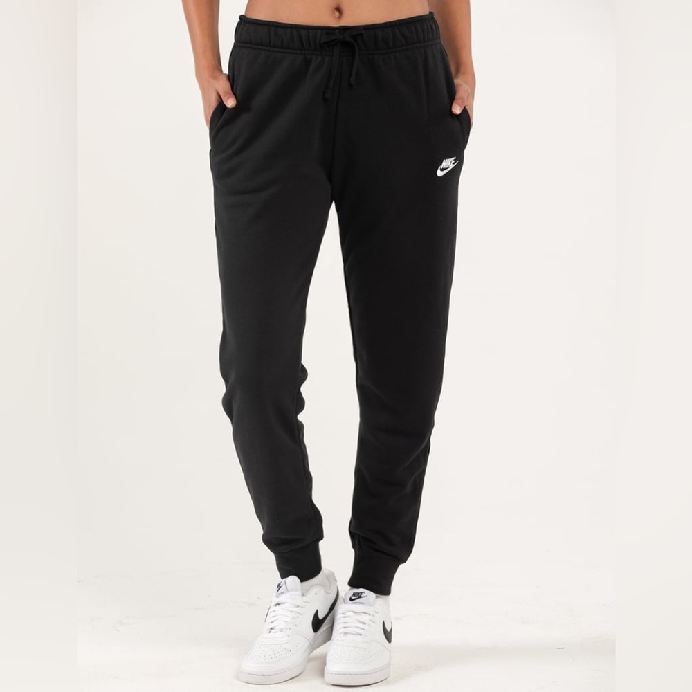 Nike Sportswear Club Women’s Fleece Sweatpants